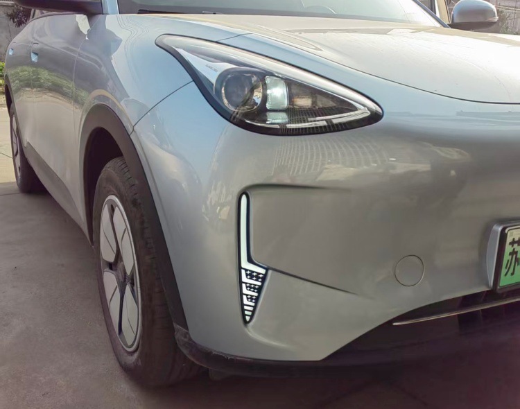 Suitable for Geely Xingyue 25-26 Models, Daytime Running Lights, Turn Signals, Night Ice Blue Modified Front Fog Lights