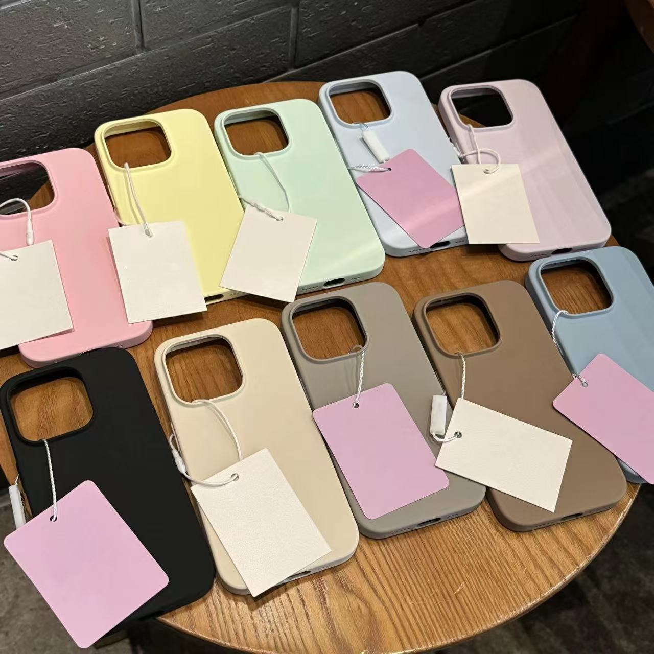 Botón integrado de color sólido simple para piel esmerilada iPhone16ProMax Estuche para teléfono Apple 16Pro/16