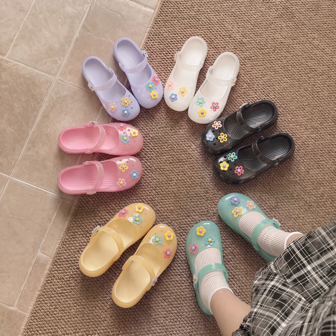 Korean-style ins-style perforated sandals for women, summer outdoor wear, 2026 new model, non-slip, casual, breathable jelly sandals