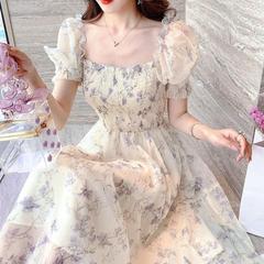 夏の新型フランスの水墨画の泡の袖は腰を収めてやせている気質の淑女の花のシフォンの甘いワンピースの女性を現します。