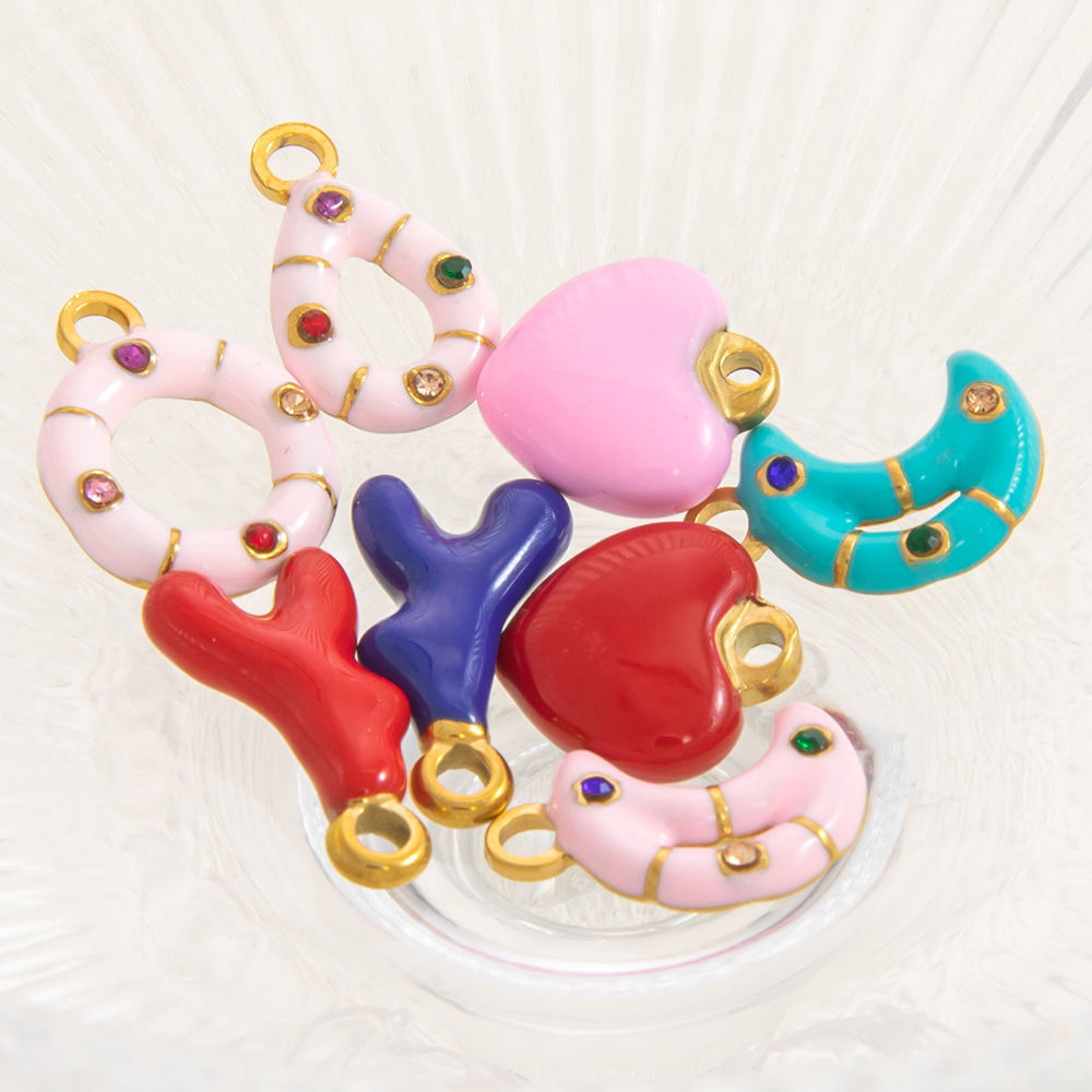 1 Piece 10*13.2mm 11.1*12.6mm 14.9*9.3mm 304 Stainless Steel Rhinestones PVD Coated Real Gold Plated Round Moon Heart Shape Pendant DIY Jewelry Accessories display picture 3