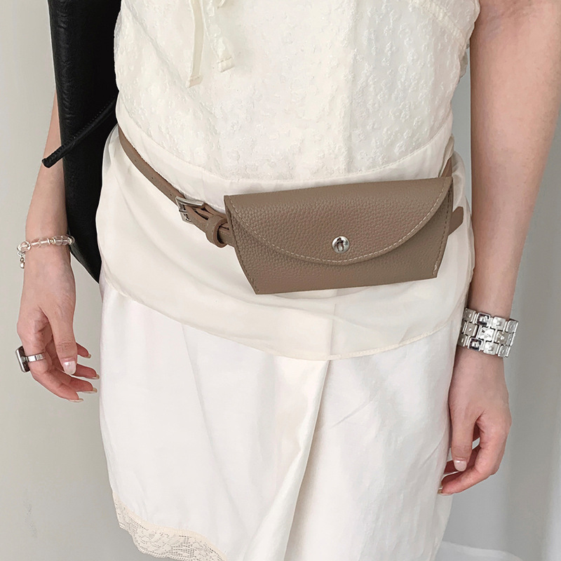 Vintage high-end leather slim waist bag belt for women, 2026 new model with metal buckle, suitable for pairing with dresses as an accessory Vintage high-end leather slim waist bag belt for women, 2026 new model with metal buckle, suitable for pairing with dresses as an accessory