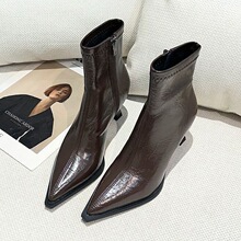 ���|���^Ӣ���L�߸���ѥŮ�⴩2026�¿�r�м����@�_���ݕr�bѥ��