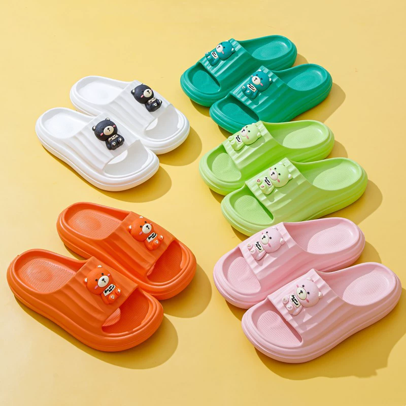 Тапочки на толстой подошве Stomp Feeling Женская летняя верхняя одежда 2023 Новые знаменитости Интернета Горячий стиль Мягкая подошва Домашние легкие сандалии