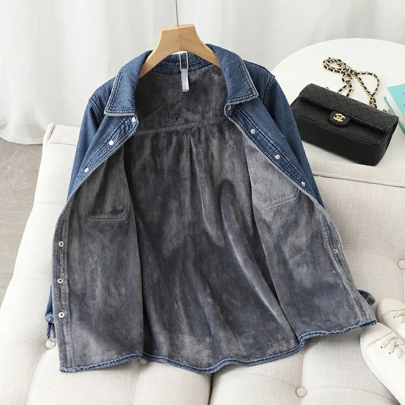 Fleece-Lined Denim Shirt for Women, European Style, Autumn and Winter New Washed Loose Thickened Warm Base Shirt with Integrated Fleece Jacket Fleece-Lined Denim Shirt for Women, European Style, Autumn and Winter New Washed Loose Thickened Warm Base Shirt with Integrated Fleece Jacket