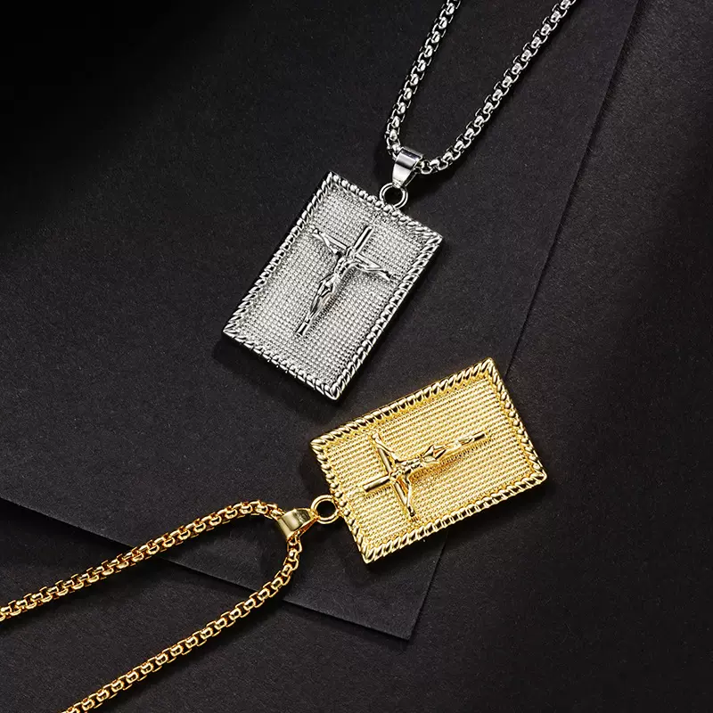 新款欧美简约方形十字架项链女款镀18K金 方块十字架吊坠吊牌批发
