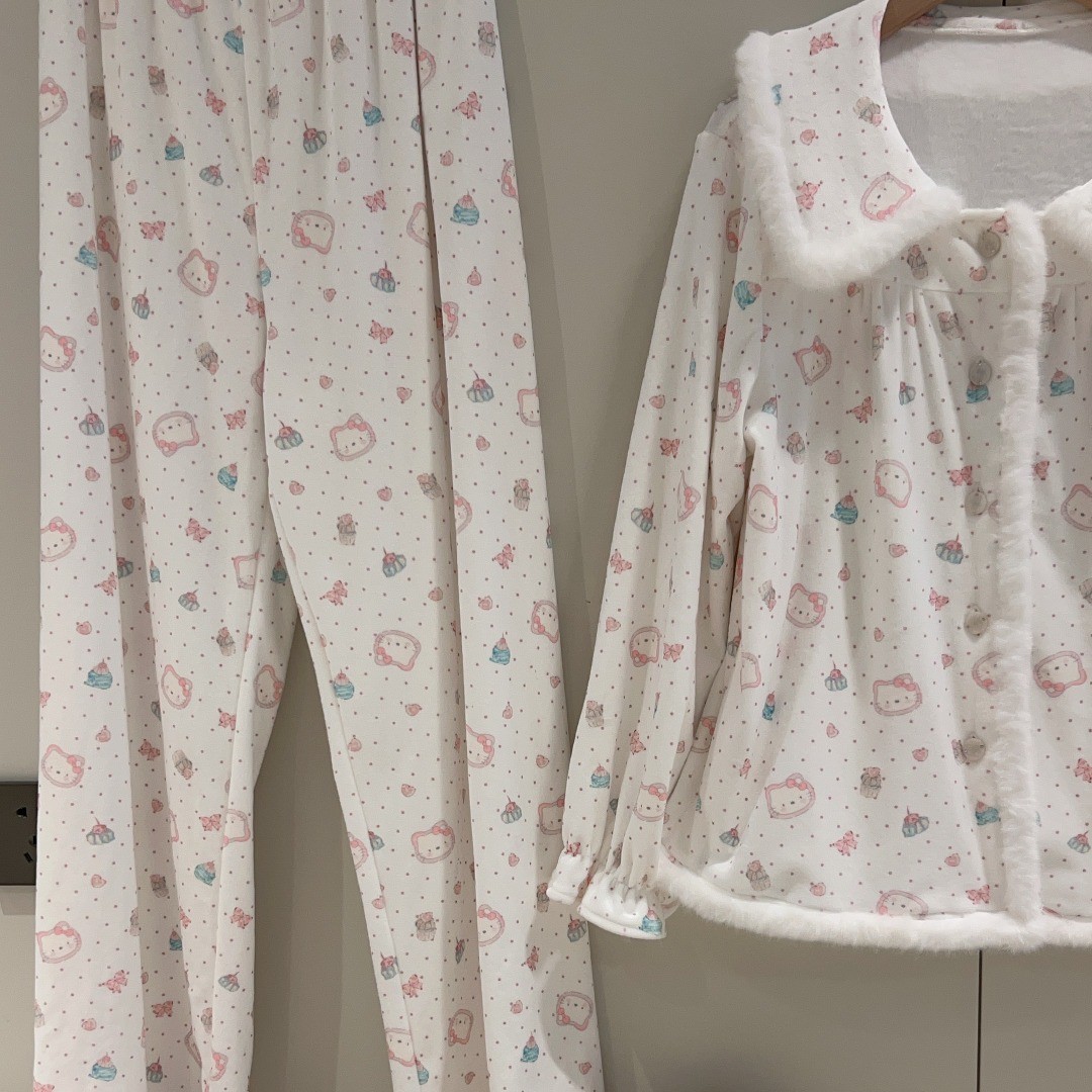 【甜美KT】可爱卡通少女海岛绒睡衣秋冬加厚毛毛绒绒家居服可外穿