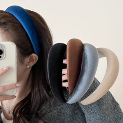秋冬のレトロなベルベットのカチューシャの新型の高いトップの顔を洗って固定します。