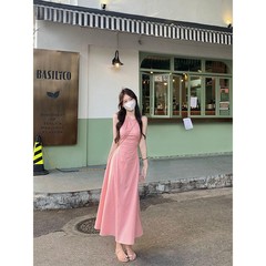 海辺のリゾート風が首をかけて腰を出してワンピースをします。