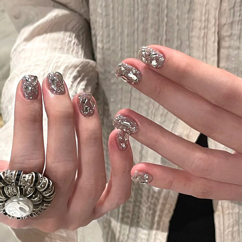 30 Boxed Wearing Nail Pieces Autumn and Winter Advanced Sense False Nail Stars Flash Diamond Short Nail Pieces Wholesale 30 Boxed Wearing Nail Pieces Autumn and Winter Advanced Sense False Nail Stars Flash Diamond Short Nail Pieces Wholesale