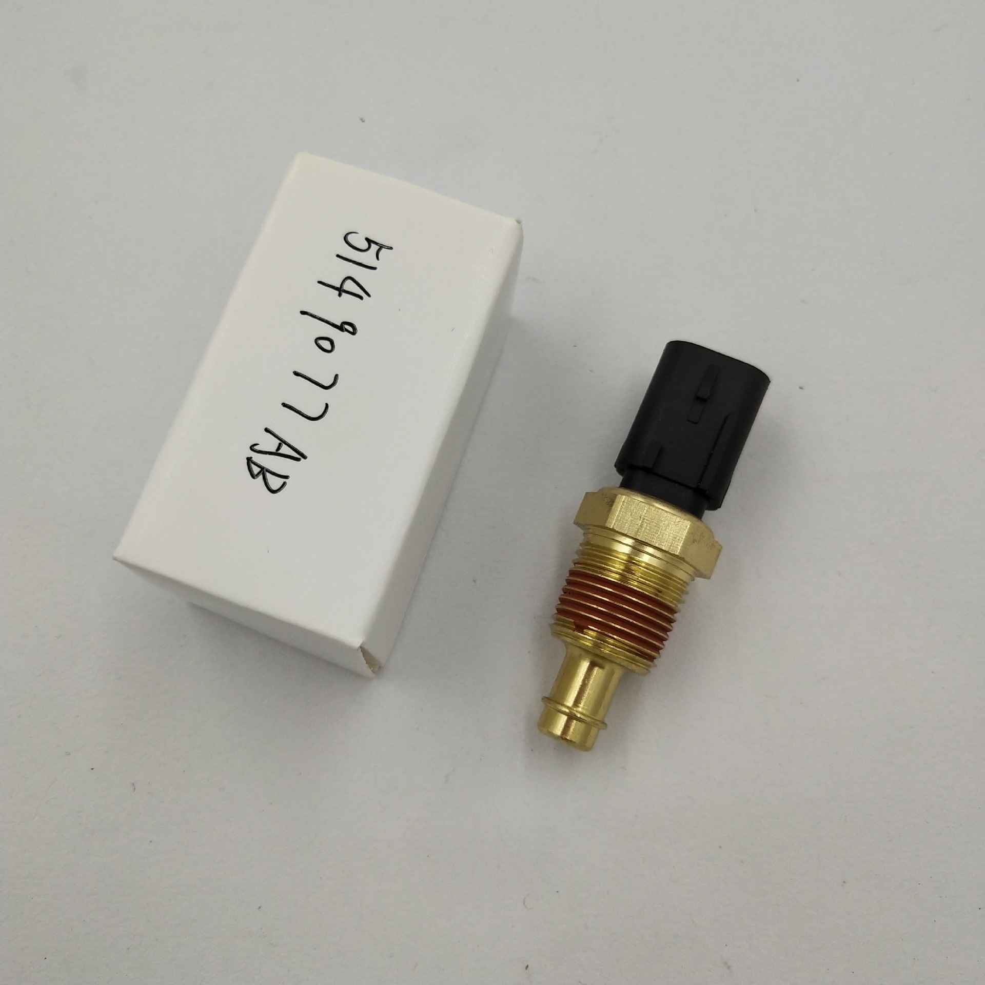 �����ڿ���˹�� ������ȴҺ�¶ȴ�����68045803AA