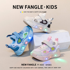 男の子用シューズ、子供用光る靴、2025年秋の新作、幼児用ライト付き滑り止めシューズ、女の子用ベビー歩行練習靴