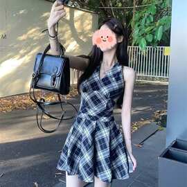 黑白格子v领挂脖系带连衣裙女春夏季2025新款收腰显瘦A字短裙