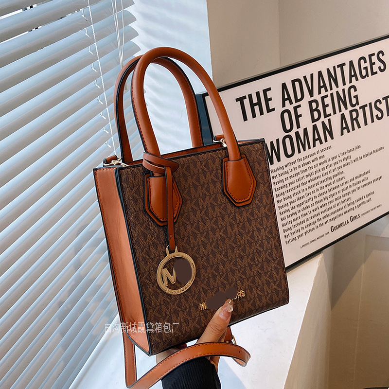 bags2025 Spring and Summer Light Luxury Music Bag European and American Fashion Large Capacity Shoulder Handbag All-match Printed Crossbody Bag bags2025 Spring and Summer Light Luxury Music Bag European and American Fashion Large Capacity Shoulder Handbag All-match Printed Crossbody Bag
