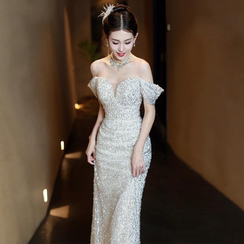 Luz de cola de pescado francés boda 2024 nueva novia pequeño hombro transfronterizo más tamaño simple vestido femenino image 2