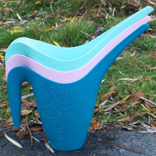 1.8 liter watering can, large capacity, thickened material, long mouth design, multi-color selection, garden sprinkler, household watering flower