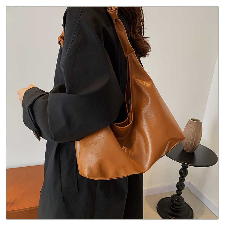 Large-capacity commuter bag for women, 2024 new style, fashionable and retro single-shoulder bag, casual and versatile, underarm tote soft leather bag undefined