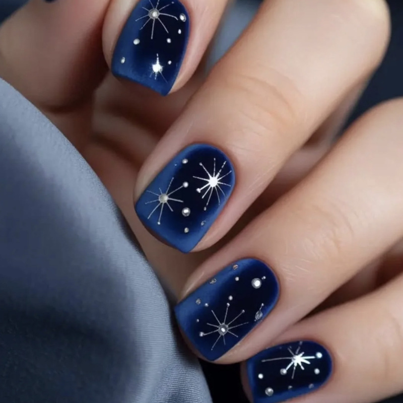 Short Square Blue Gradient Polka Dot Starry Sky Pattern Matte Reusable Fake Nail Patches