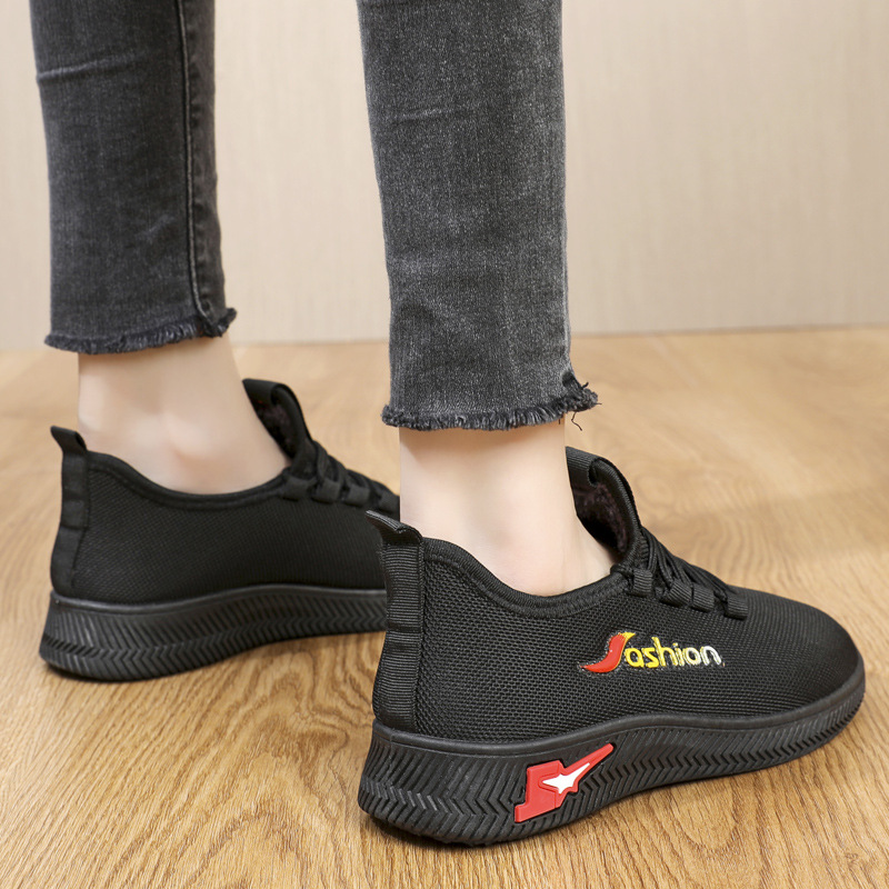 Zapatos acolchados de algodón para mujer invierno nueva ropa de abrigo casual forrada de lana gruesa caliente mamá zapatos viejos zapatos de tela de Beijing al por mayor