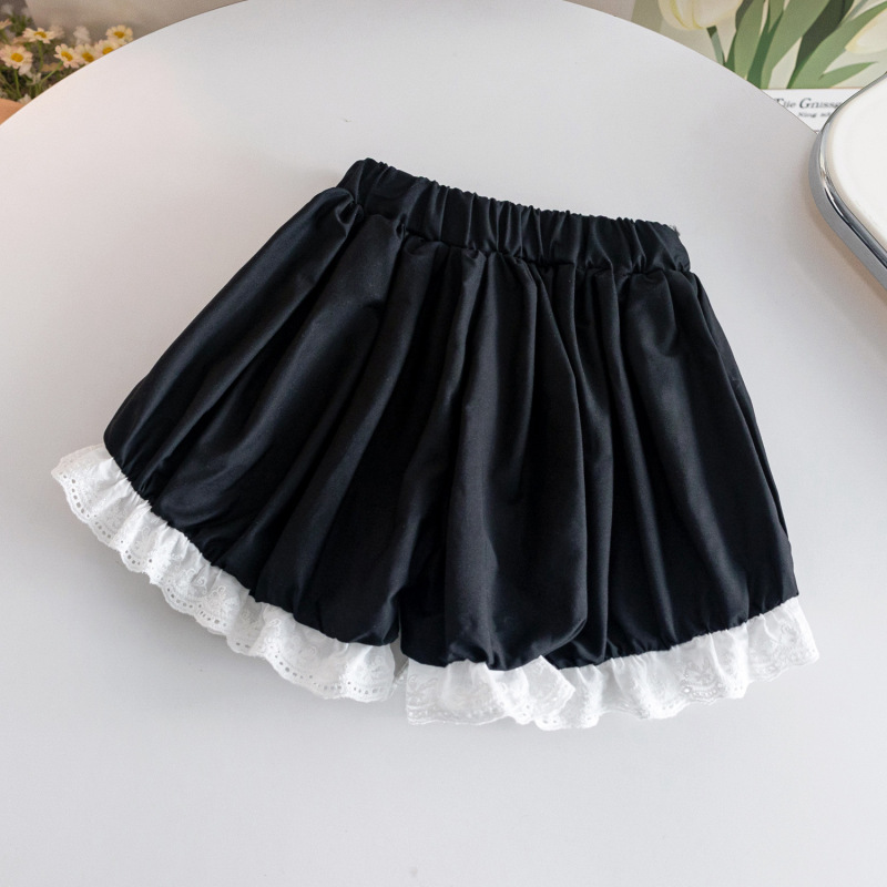 2025 女の子サマースーツ、ファッショナブルで人気のある女の赤ちゃん刺繍サスペンダートップレースショーツ 2 点セット|undefined