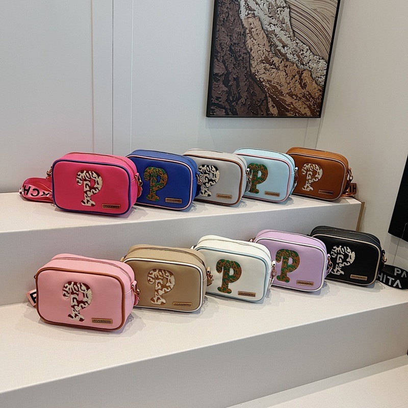 Bolso bandolera transfronterizo con letra P nuevo bolso de hombro simple con estampado de nicho Bolsos de todo fósforo de moda de alta gama Bolsos