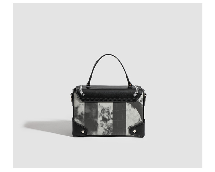 Shoulder Bag, New High-end Crocodile Pattern Small Square Bag Versatile Niche Design Simple Hand-held Messenger Bag_voghion.com