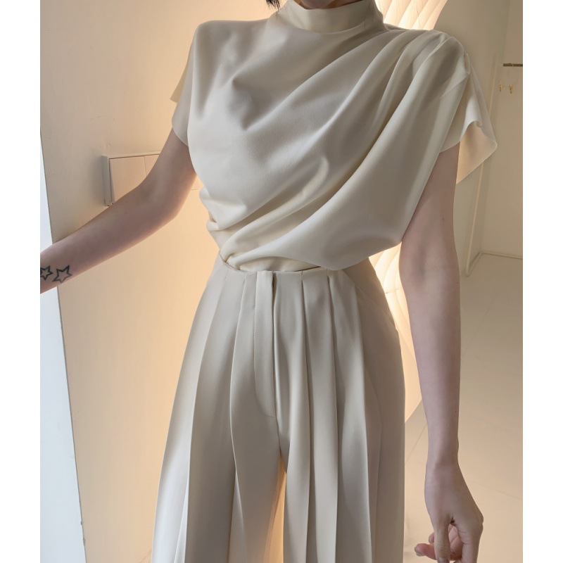 Summer elegant T-shirt sleevless