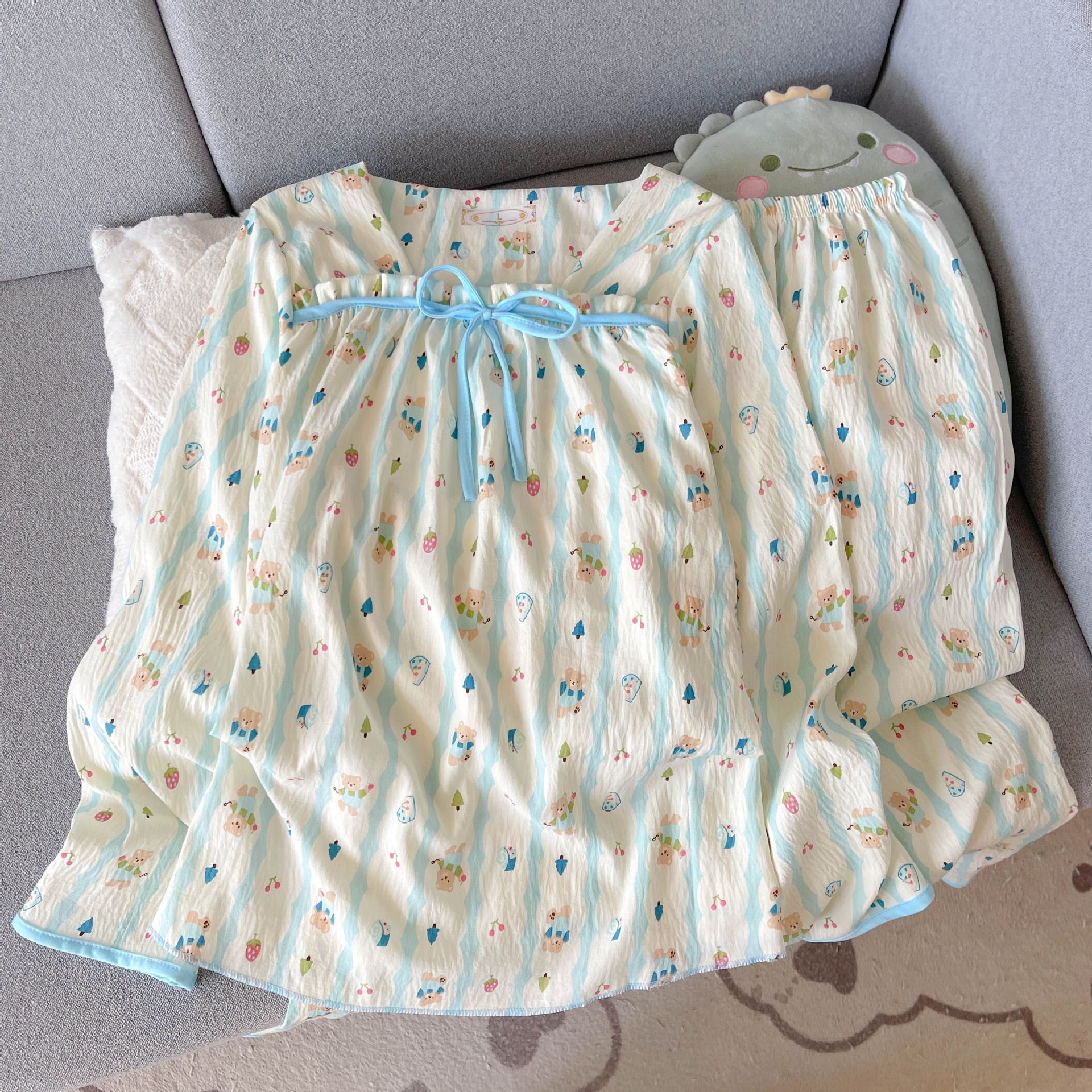 Venta al por mayor transfronteriza primavera y otoño nube pijamas de algodón pantalones de manga larga para mujer cuello cuadrado estilo princesa dibujos animados ropa para el hogar traje exterior