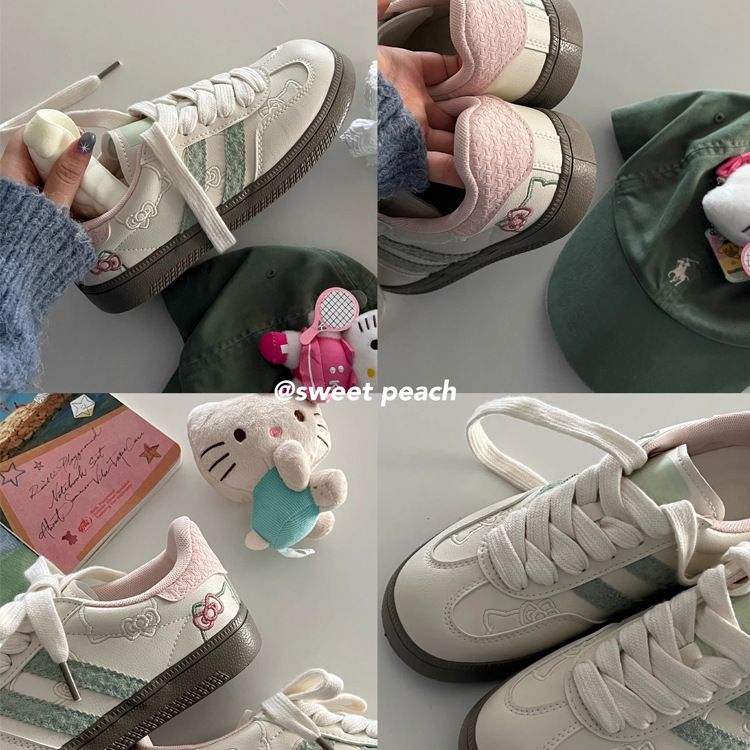 Zapatos de skate para mujeres, 2025 nuevo primavera y otoño zapatos deportivos de suela gruesa pequeños zapatos blancos de arco lindos zapatos de entrenamiento moral para mujeres