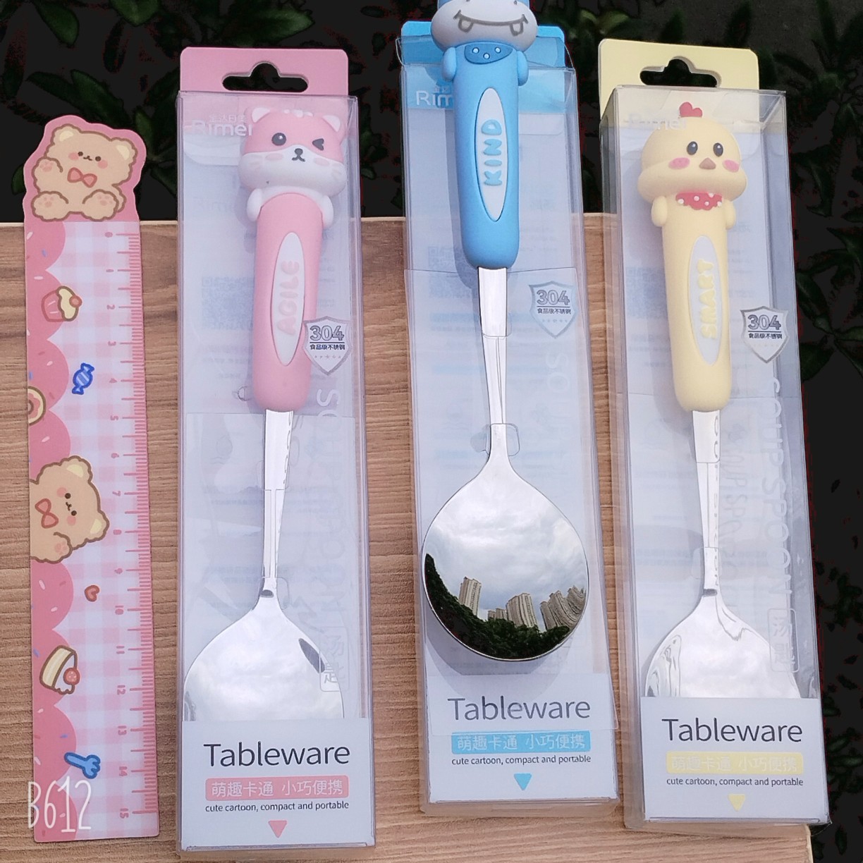 Nueva moda caja de dibujos animados de acero inoxidable regalo snack cubiertos set estudiantes portátiles cucharas al aire libre palillos