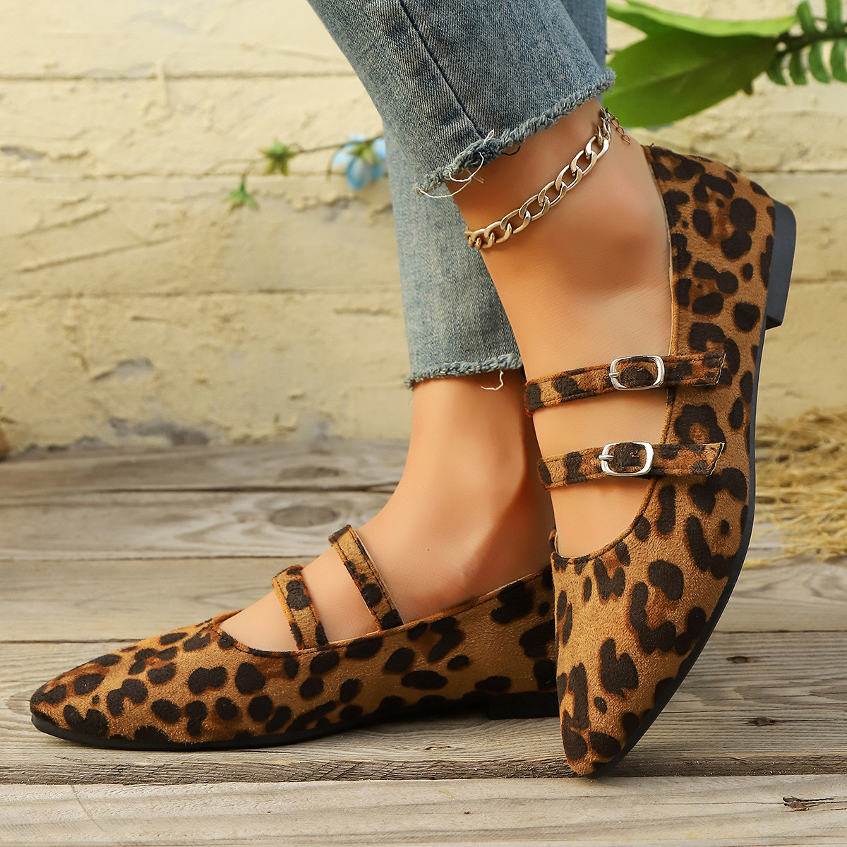 plus Size Leopard Print Suede Slip-On Shoes Pointed Toe Flat Summer Fashion Low Cut Women's Casual Shoes_voghion.com