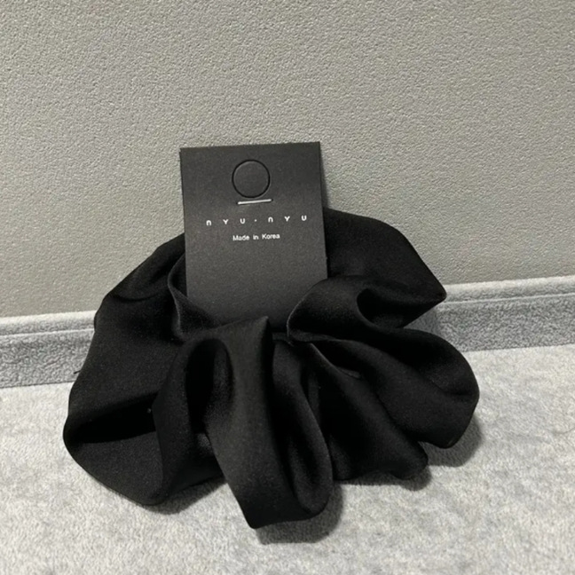 검은색