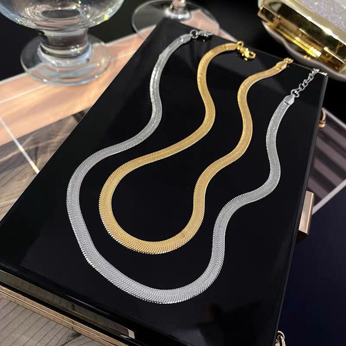Japanese and Korean minimalist style street trendy silver snake necklace short men and women Korean version personality cold style clavicle chain couple
