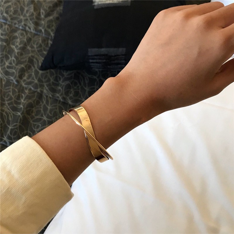 Personalised Open Geometric Cross Bracelet For Women Elegant_voghion.com