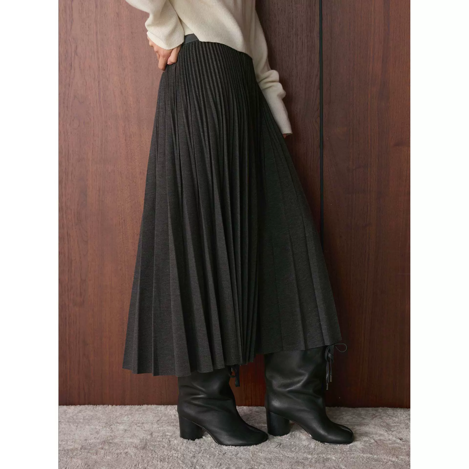 卢浮冬季新款韩系复古高腰垂感百褶长款半身裙宽松休闲A字长裙女