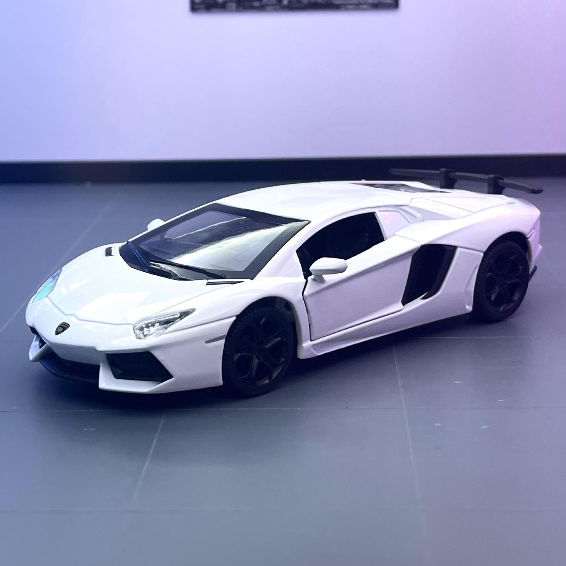 Modelo de coche de aleación Tianying 1 a 32 Rambo LP740 coche deportivo con sonido y luz, modelo de música de coche de juguete para niños