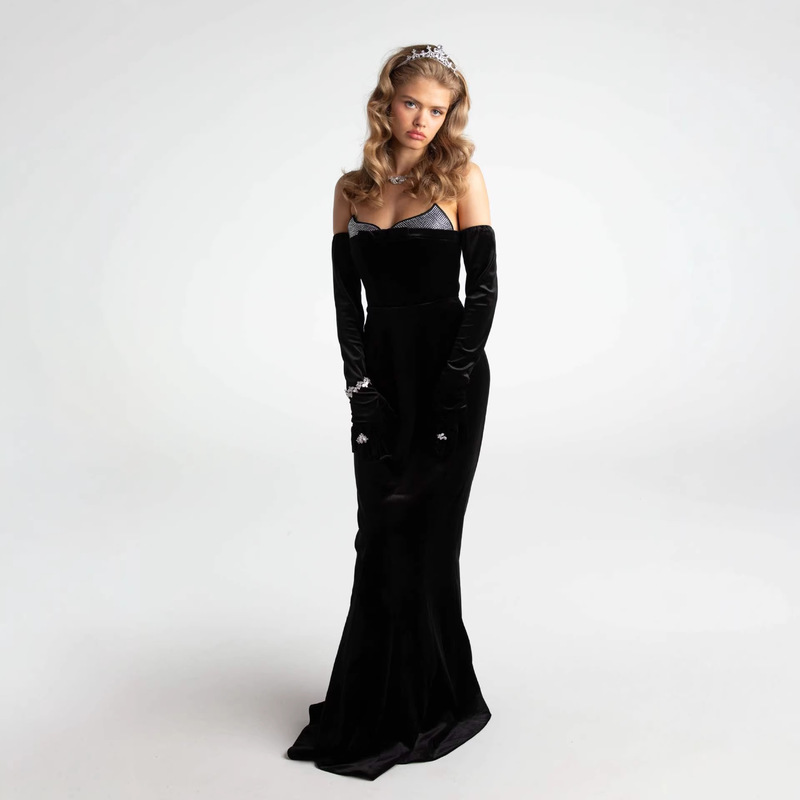 In Stock | Retro Diamond-Embellished Strapless Velvet Evening Gown with Stretchy Slim Fit and Slit, Suitable for Annual Meeting Hosting.
