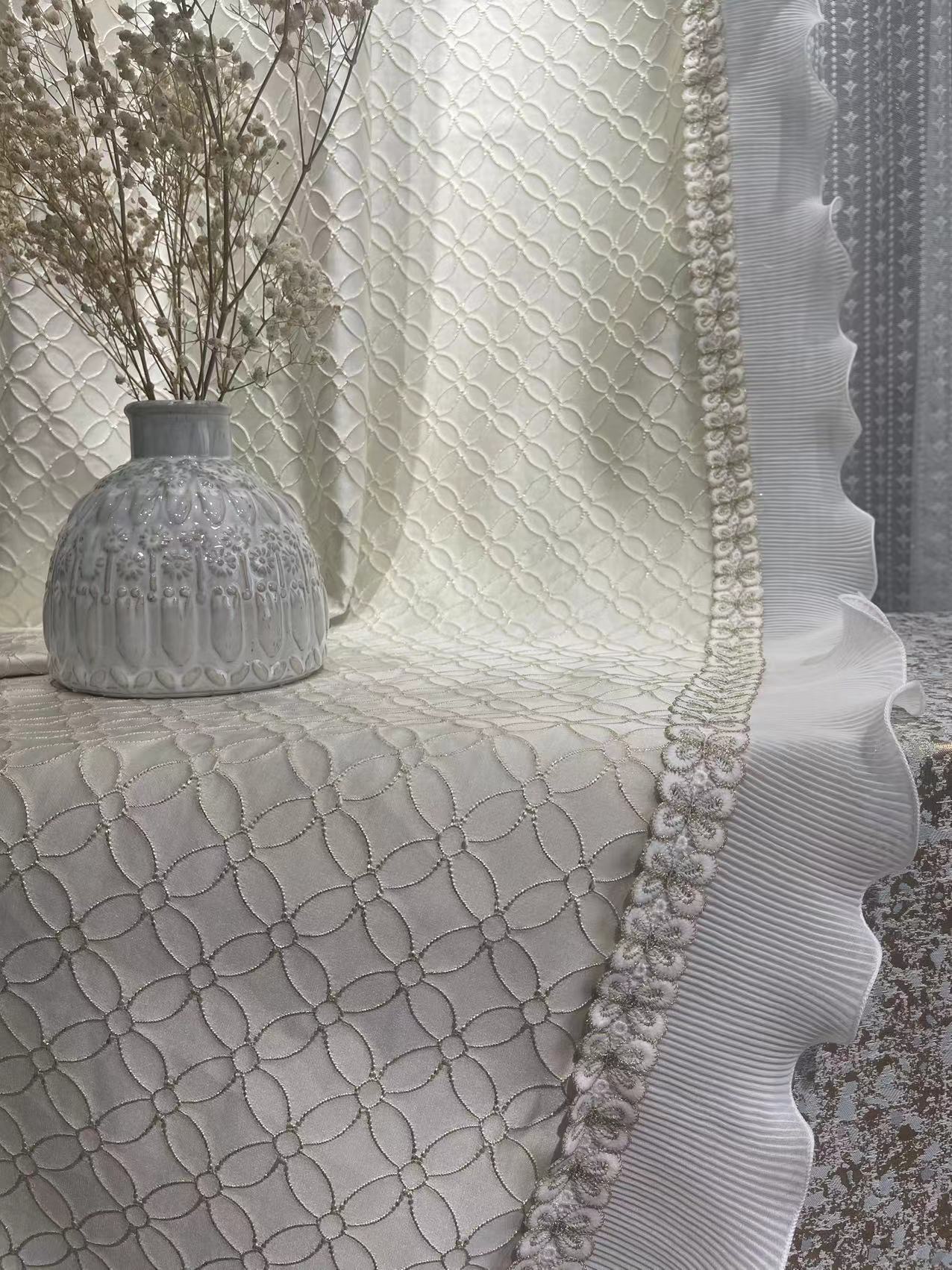 源头厂家新款奶油白浮雕四叶草窗帘