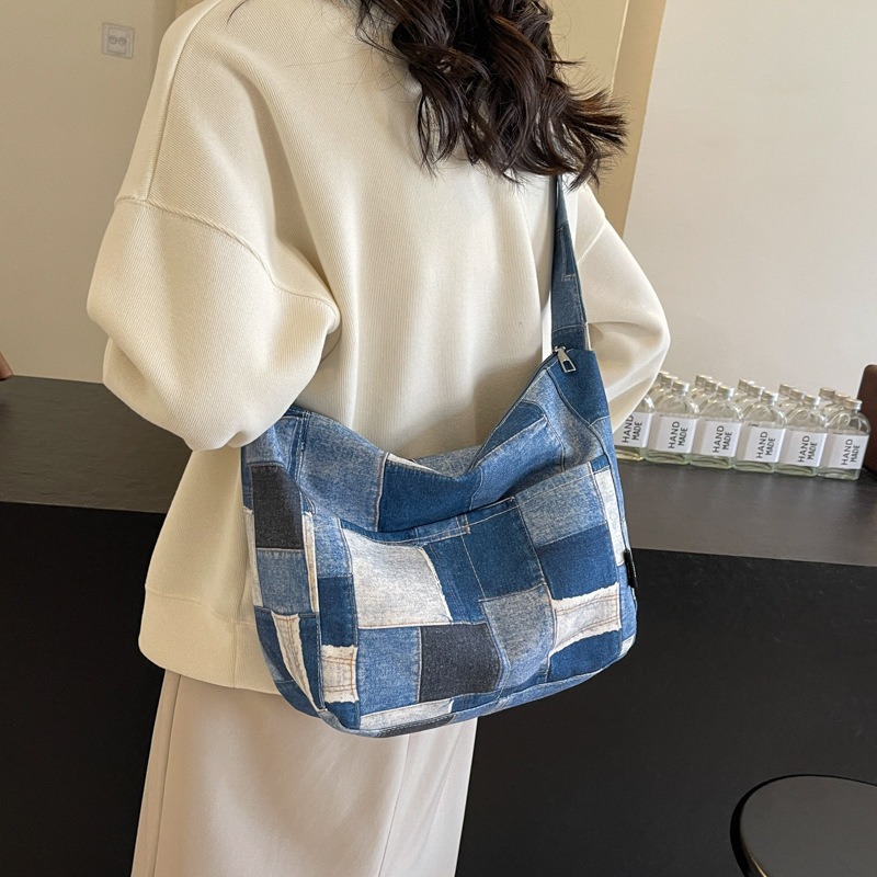 Shoulder Bag Women's 2024 New Spring and Summer Work Commuter Backpack Fashionable Lightweight Denim Tote Bag Underarm Satchel