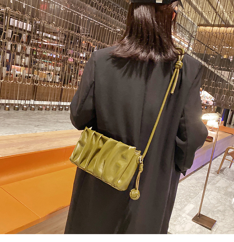 Autumn 2021 New Fashion Messenger Underarm Bag Fold Western Style Single Shoulder Bag display picture 6