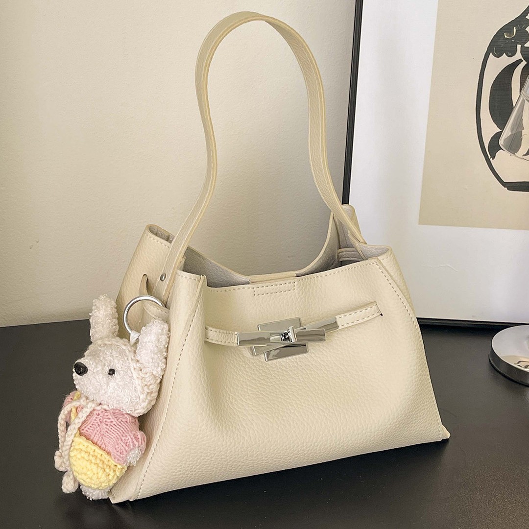Elegant Lock Clasp Underarm Bag for Women 2026 New Trend Versatile Shoulder Crossbody Bag Large Capacity Commuting Tote Bag