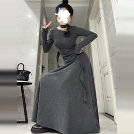 法式高级感灰色针织连衣裙子女秋冬季2025新款小个子穿搭一整套装