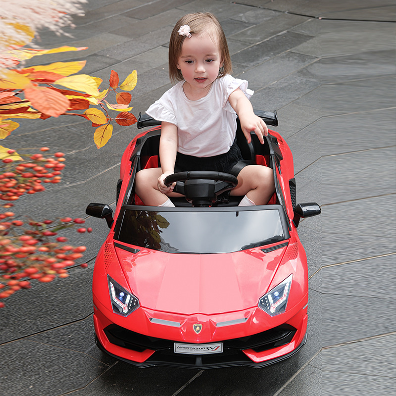 Coche eléctrico de los nuevos niños doble unidad recargable solo sentado coche deportivo de juguete de control remoto Lanbo columpio niños y niñas