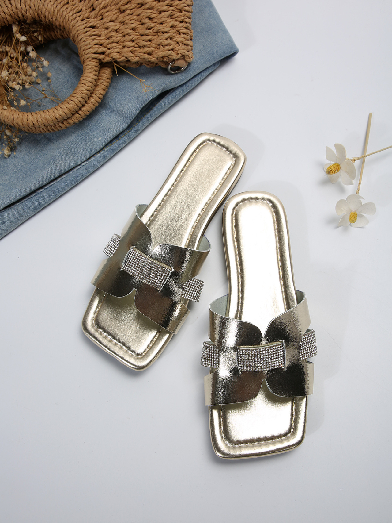 Große Diamant-Flip-Flops mit quadratischer Spitze für Damen im Frühjahr 2024, modisch für Outdoor-Kleidung, Damensandalen und Strand_voghion.com