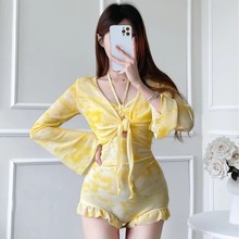 2025新款连体泳衣女高级感显瘦遮肚保守显白露背裙式泡温泉度假