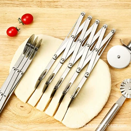 披萨刀;蛋糕模;厨房小工具