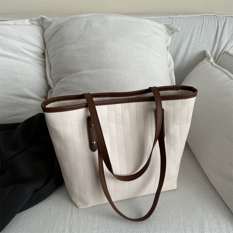 Personalidad de la bolsa de gran capacidad para mujeres invierno 2024 nueva moda mochila casual textura clase de viaje bolsa