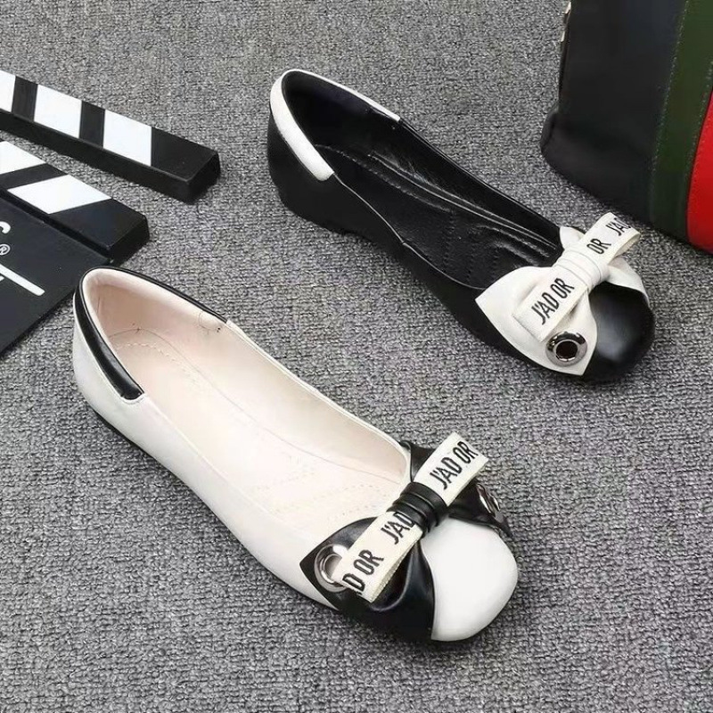 Fashionable low universal shoes made of soft leather flat with bow