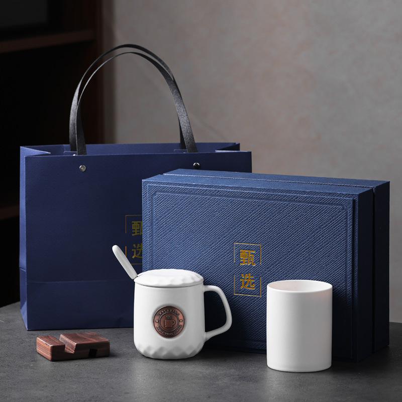 Obtenga un conjunto de tazas de oficina, tazas de cerámica, tazas de café, soporte de teléfono móvil, bolígrafo, logotipo de bronce, tallado