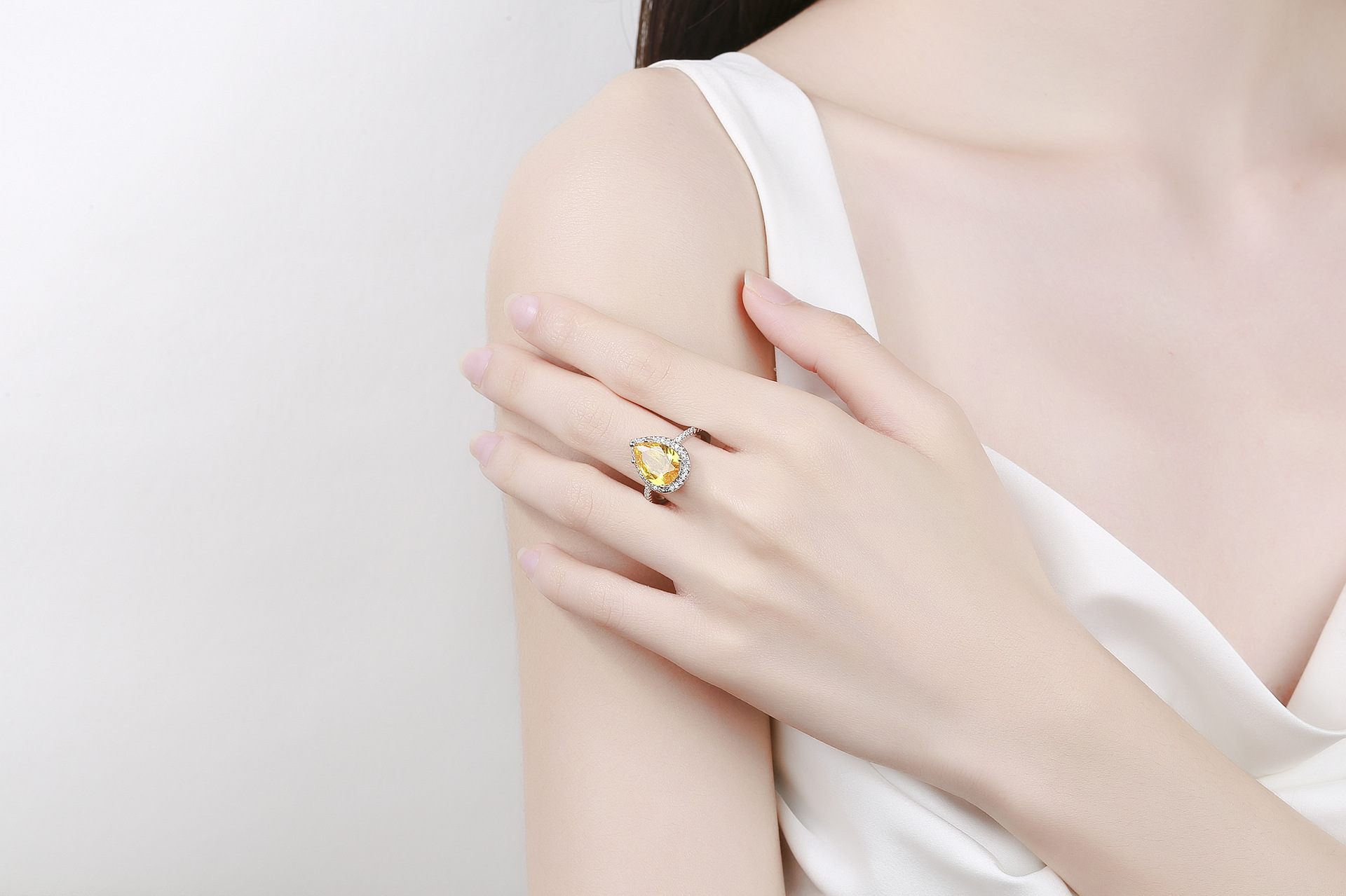 Fashion Water Droplets Copper Inlay Zircon Rings